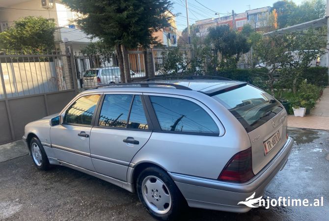 Auto in Vendita  a Tirana - 1,800 Euro
