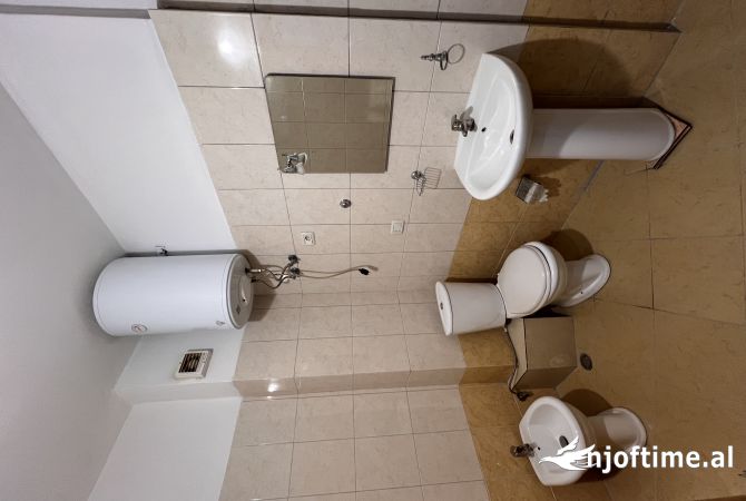 Shtepi me qera Apartament ne Tirane, 1+1, Mobilimi E mobiluar, Pagesa 45,000  Leke.