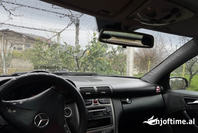 Makina ne shitje  ne Tirane - 2,000 Euro