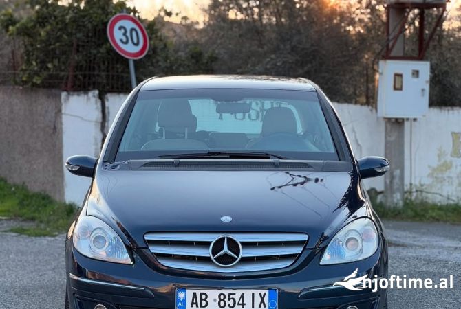 Auto in Vendita  a Tirana - 3,600 Euro