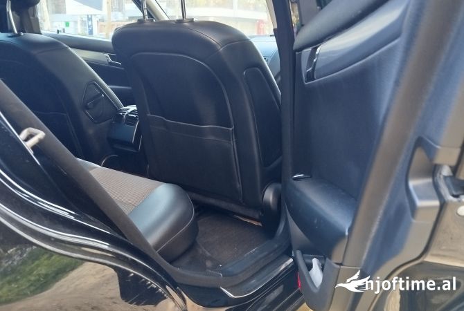 Makina ne shitje ne Vlore, Mercedes-Benz, 2011 Diesel,Kambio Automatik Pagesa 6,190  Euro.