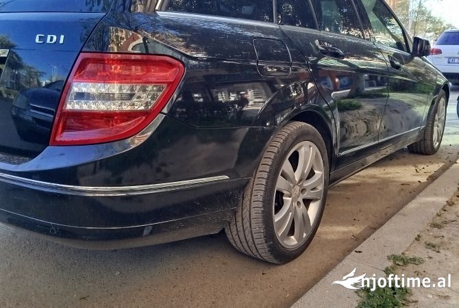 Makina ne shitje ne Vlore, Mercedes-Benz, 2011 Diesel,Kambio Automatik Pagesa 6,190  Euro.