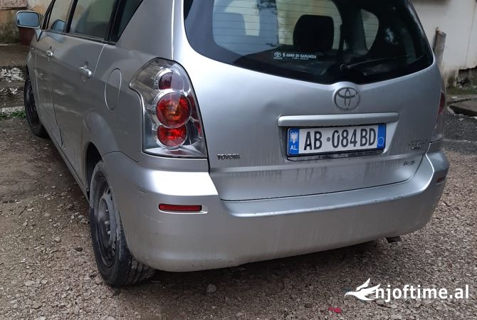 Makina ne shitje ne Tirane, Mazda, 2012 Benzine,Kambio Automatik Pagesa 4,200  Euro.