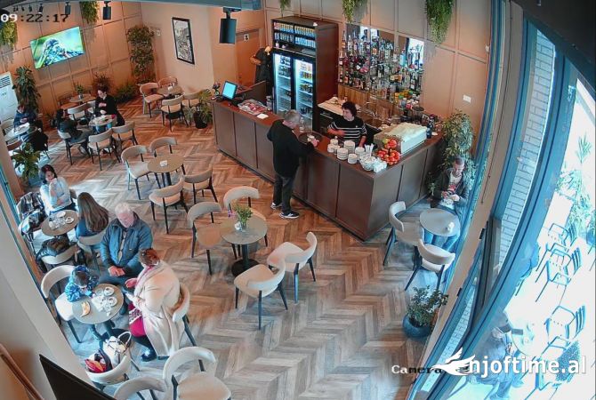 Ambiente Commerciale in Vendita 2+1 a Tirana - 37,000 Euro