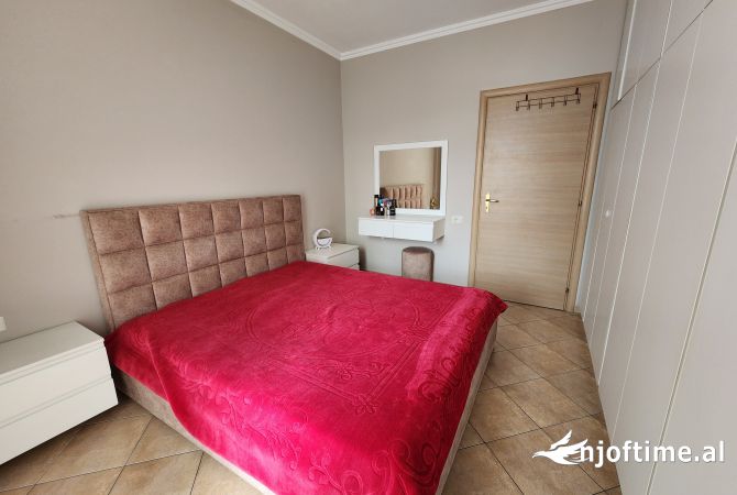 Shtepi ne shitje Apartament ne Tirane, 1+1, Mobilimi E mobiluar, Pagesa 90,000  Euro.