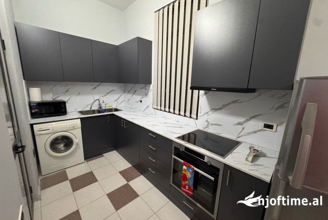 Shtepi me qera Apartament ne Tirane, 2+1, Mobilimi E mobiluar, Pagesa 700  Euro.
