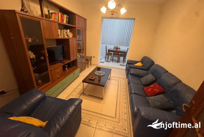 Shtepi me qera 2+1 ne Tirane - 700 Euro