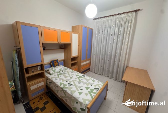 Shtepi me qera 2+1 ne Tirane - 700 Euro