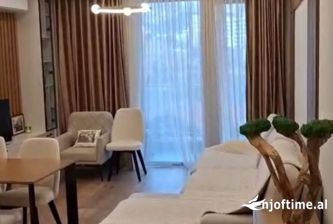 Shtepi me qera 2+1 ne Tirane - 900 Euro