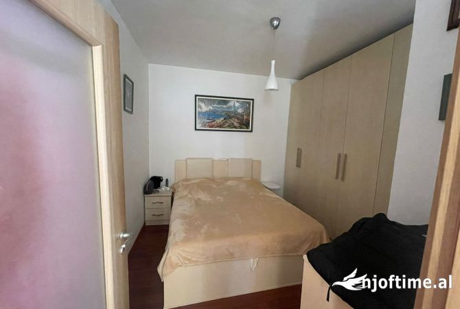 Shtepi me qera 3+1 ne Tirane - 1,200 Euro