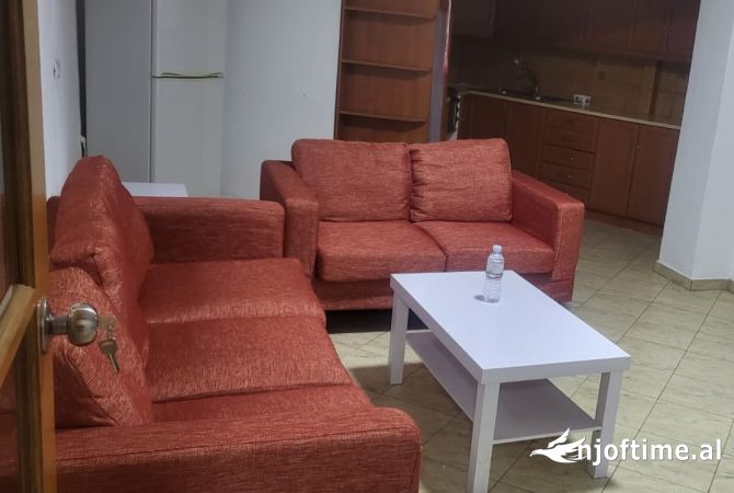 Shtepi me qera 2+1 ne Tirane - 600 Euro