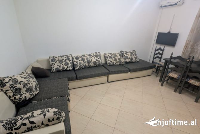 Shtepi me qera 2+1 ne Tirane - 450 Euro