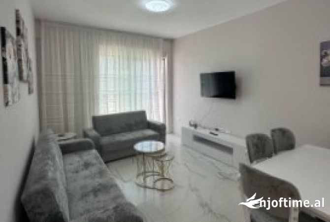 Shtepi me qera 2+1 ne Tirane - 850 Euro