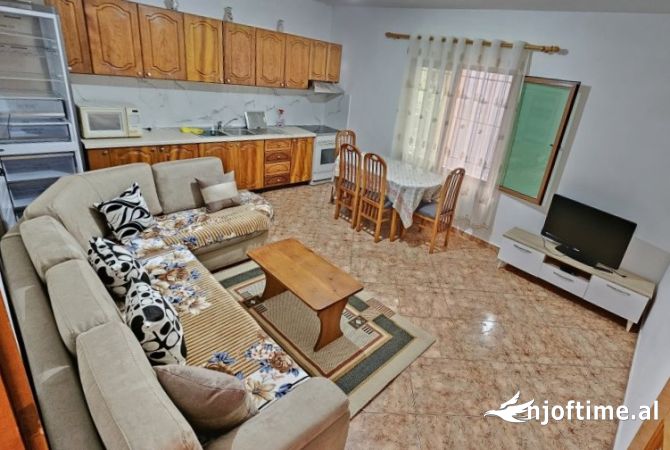 Shtepi me qera 2+1 ne Tirane - 40,000 Leke