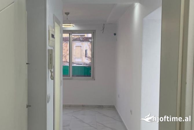 Shtepi ne shitje 1+1 ne Tirane - 145,000 Euro