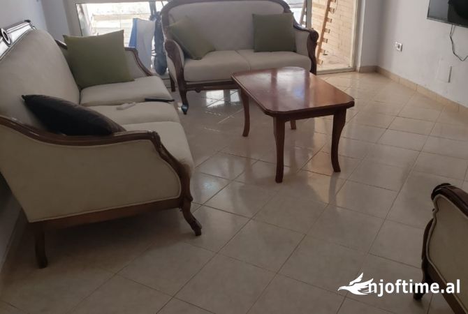Shtepi me qera 2+1 ne Tirane - 550 Euro