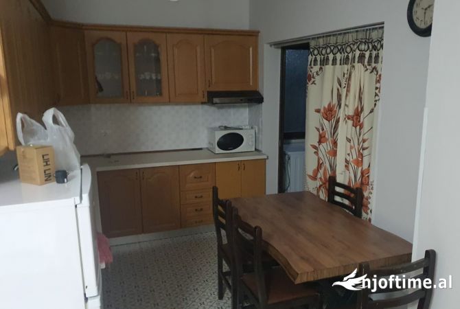 Shtepi me qera 2+1 ne Tirane - 550 Euro
