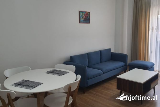 Shtepi me qera 2+1 ne Tirane - 800 Euro