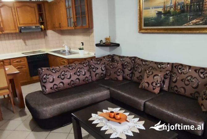 Shtepi me qera 2+1 ne Tirane - 45,000 Leke