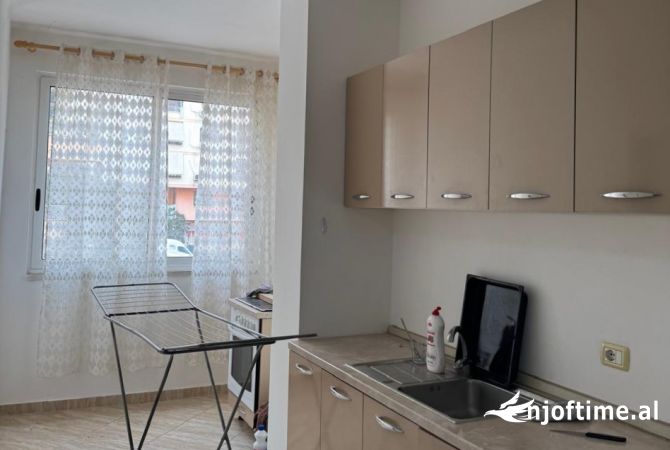 Shtepi me qera 2+1 ne Tirane - 500 Euro