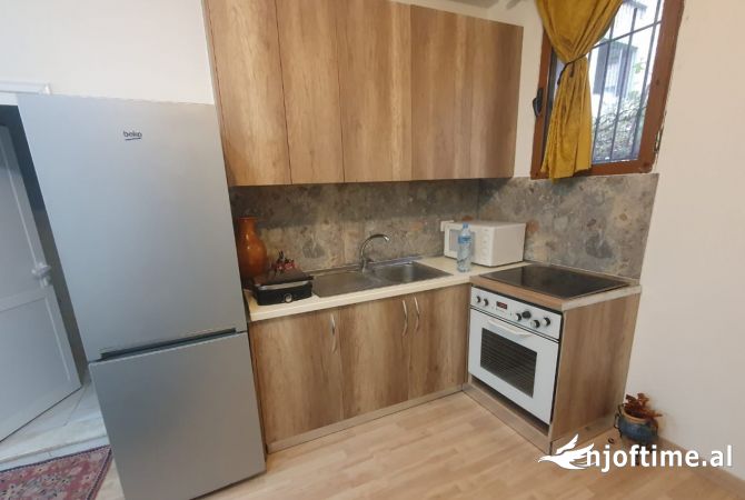 Shtepi me qera 1+1 ne Tirane - 450 Euro