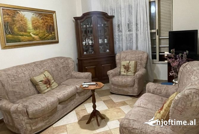 Shtepi me qera 2+1 ne Tirane - 600 Euro
