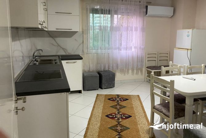 Shtepi me qera 2+1 ne Tirane - 550 Euro