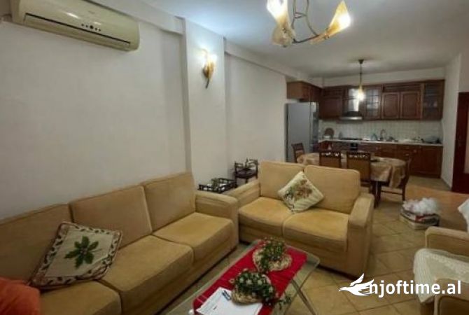 Shtepi me qera 2+1 ne Tirane - 55,000 Leke