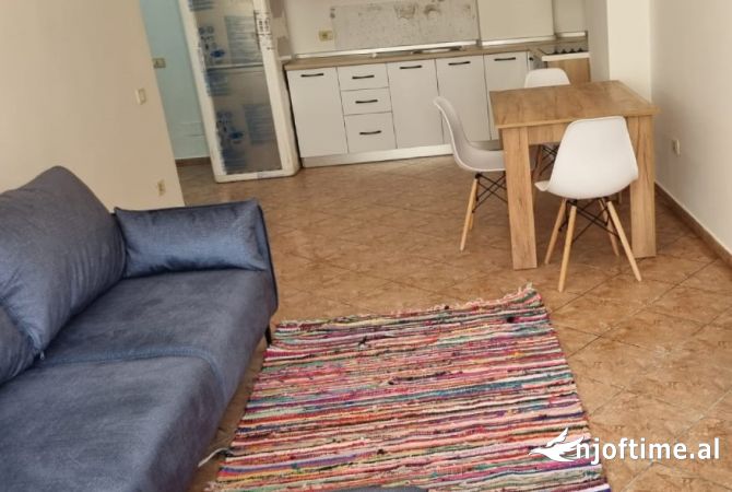 Shtepi me qera 2+1 ne Tirane - 48,000 Leke
