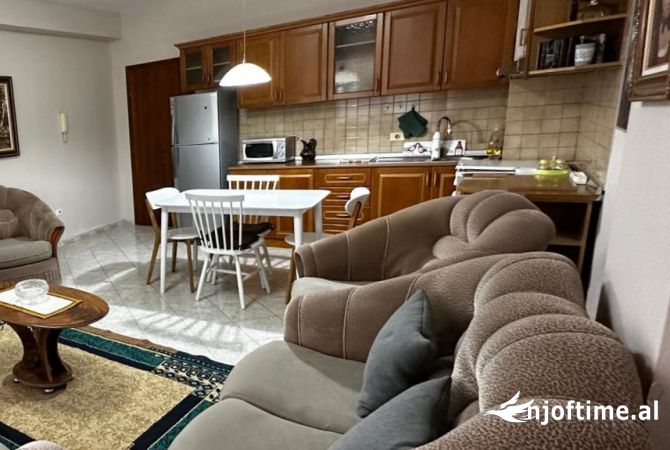 Shtepi me qera 1+1 ne Tirane - 45,000 Leke