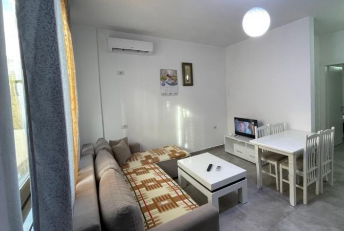 Shtepi me qera 1+1 ne Tirane - 35,000 Leke