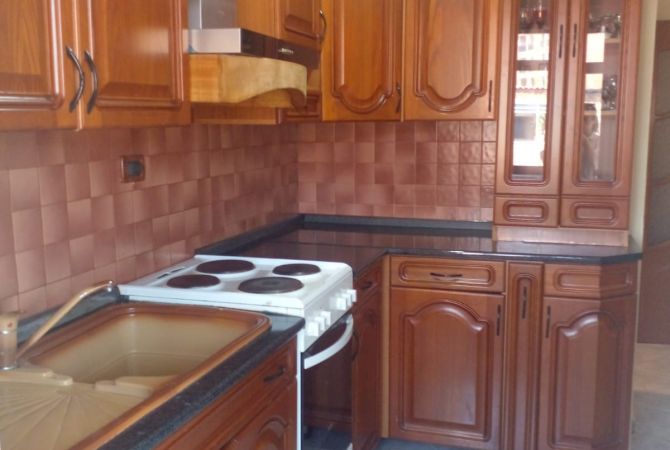 Shtepi me qera 2+1 ne Tirane - 500 Euro