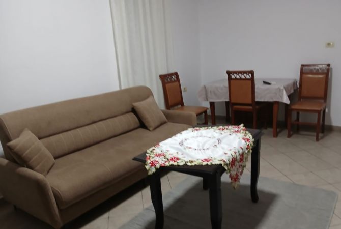 Shtepi me qera 2+1 ne Tirane - 400 Euro