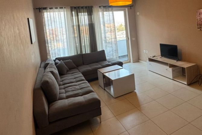Shtepi me qera 2+1 ne Tirane - 45,000 Leke