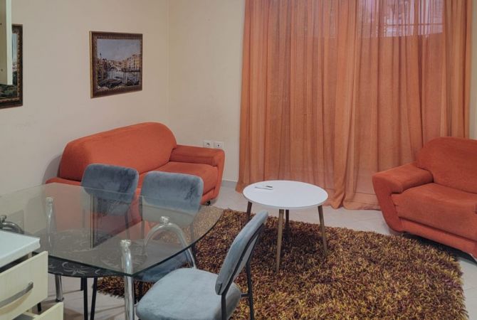 Shtepi me qera 2+1 ne Tirane - 520 Euro
