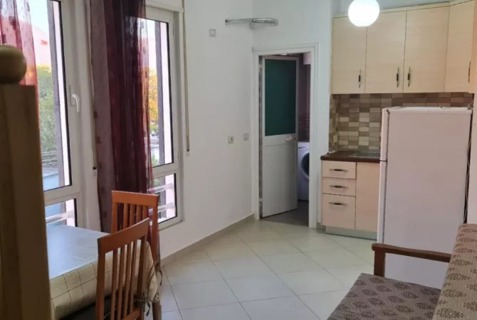 Shtepi me qera Garsoniere ne Tirane - 38,000 Leke