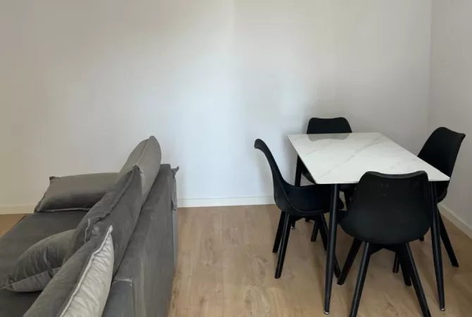 Shtepi me qera 2+1 ne Tirane - 950 Euro