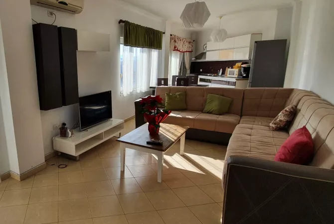 Shtepi me qera 2+1 ne Tirane - 550 Euro