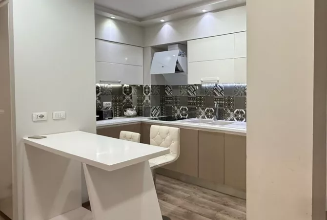 Shtepi me qera 2+1 ne Tirane - 700 Euro