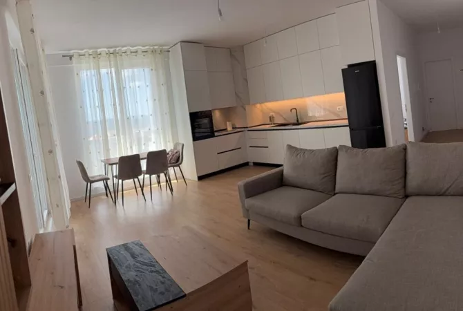 Shtepi me qera 2+1 ne Tirane - 650 Euro