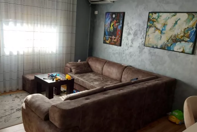 Shtepi me qera 2+1 ne Tirane - 50,000 Leke