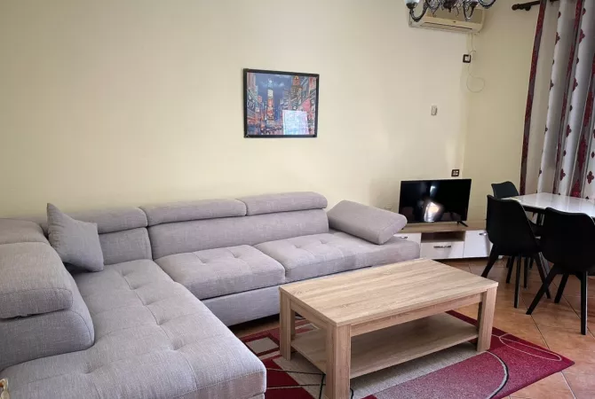 Shtepi me qera 1+1 ne Tirane - 40,000 Leke