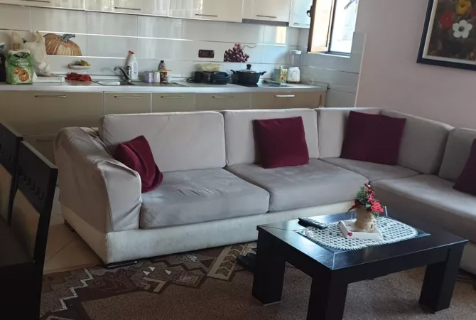 Shtepi me qera 3+1 ne Tirane - 650 Euro