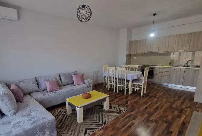 Shtepi me qera 2+1 ne Tirane - 650 Euro