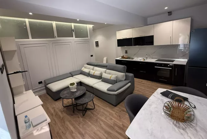 Shtepi me qera 2+1 ne Tirane - 650 Euro