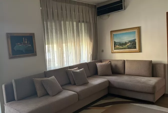Shtepi me qera 2+1 ne Tirane - 75,000 Leke