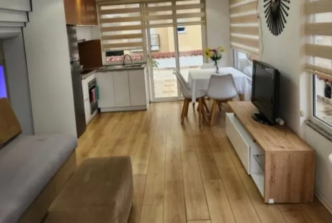 Shtepi me qera 2+1 ne Tirane - 450 Euro