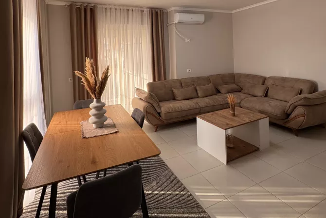 Shtepi me qera 2+1 ne Tirane - 800 Euro