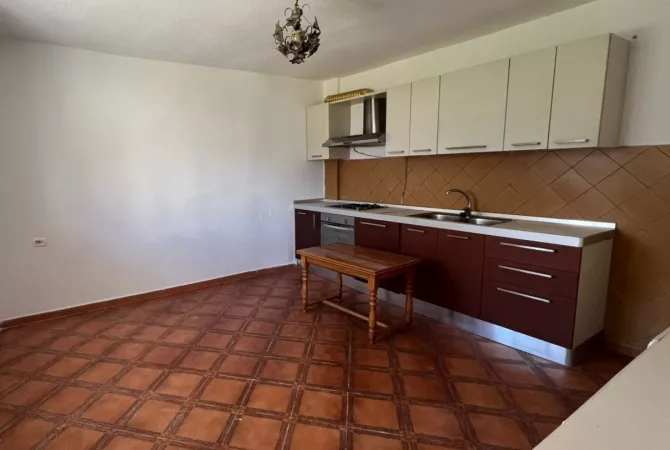 Casa in affitto 2+1 a Tirana - 35,000 Leke