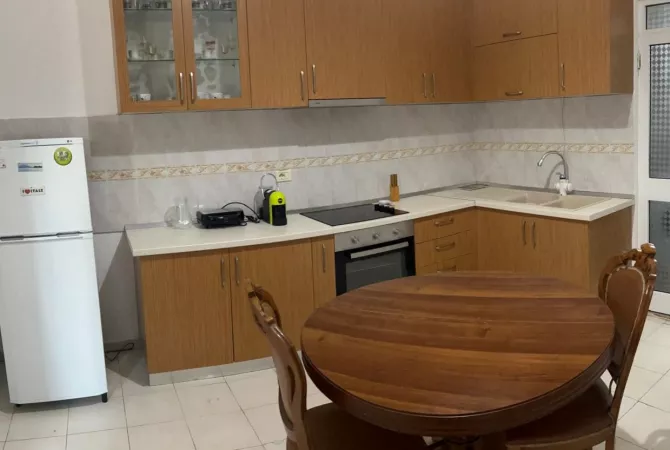 Shtepi me qera 1+1 ne Tirane - 50,000 Leke